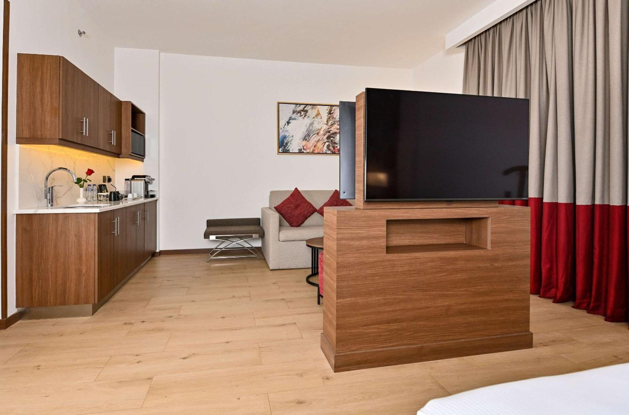 Comfort Hotel Jeddah King Road Jidá Exterior foto